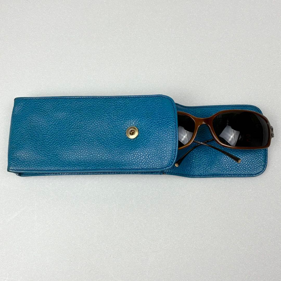 おしゃれ ★ シャネル ココマーク付き サングラス ブラウン レザーケース付き