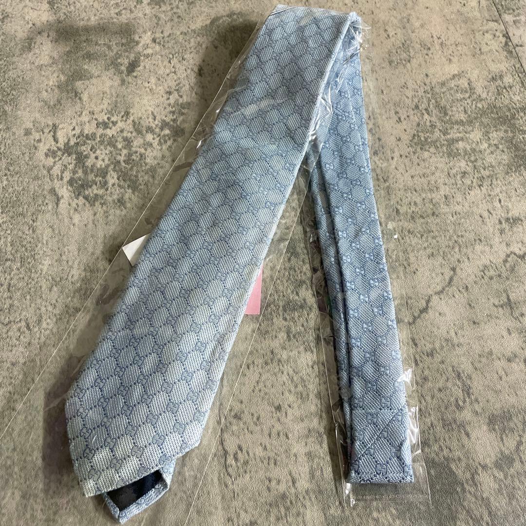 イタリア製 極上ウール ダブルスーツ × GUCCI GG柄 ネクタイコーデ