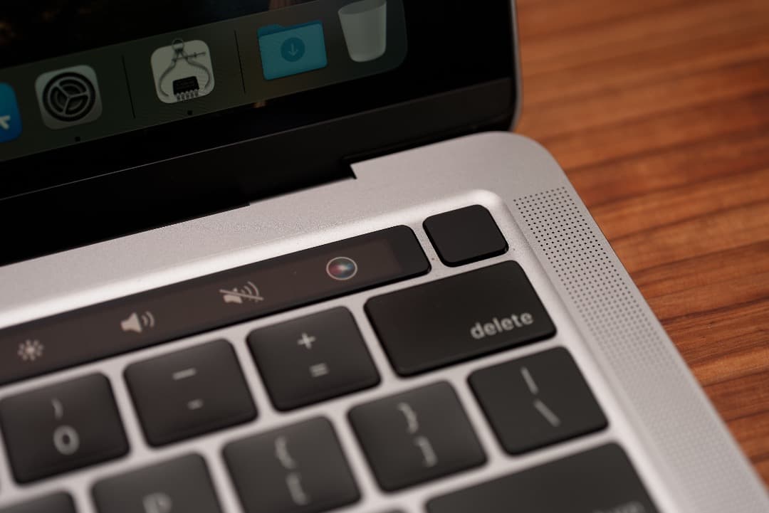 MacBookPro 2020 13インチ スペースグレイ メモリ32GB i7