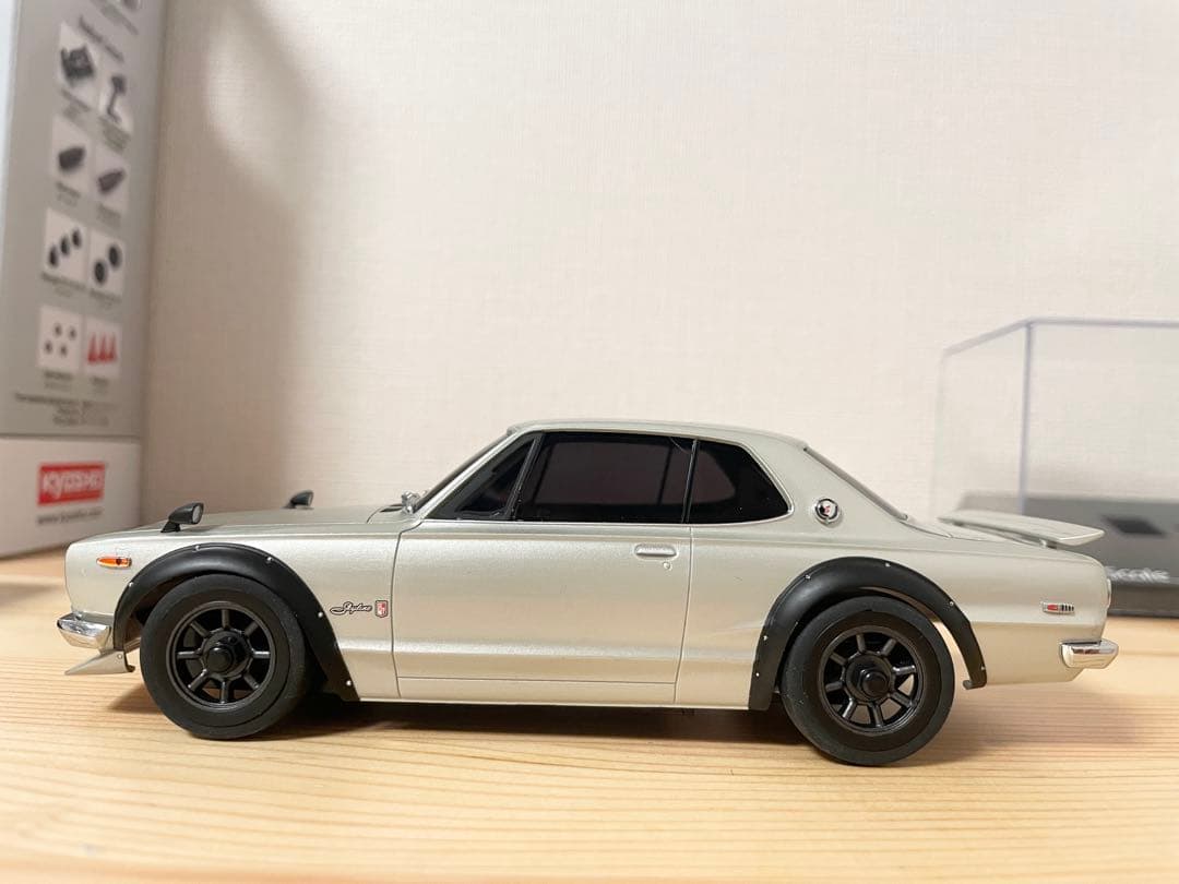 京商 ミニッツAWD カローラレビンとスカイラインGT-Rボディ等