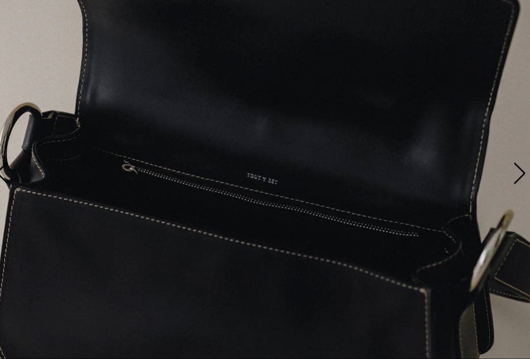 TOUT Y ESTトゥティエ SAC POULIE BLACK美品