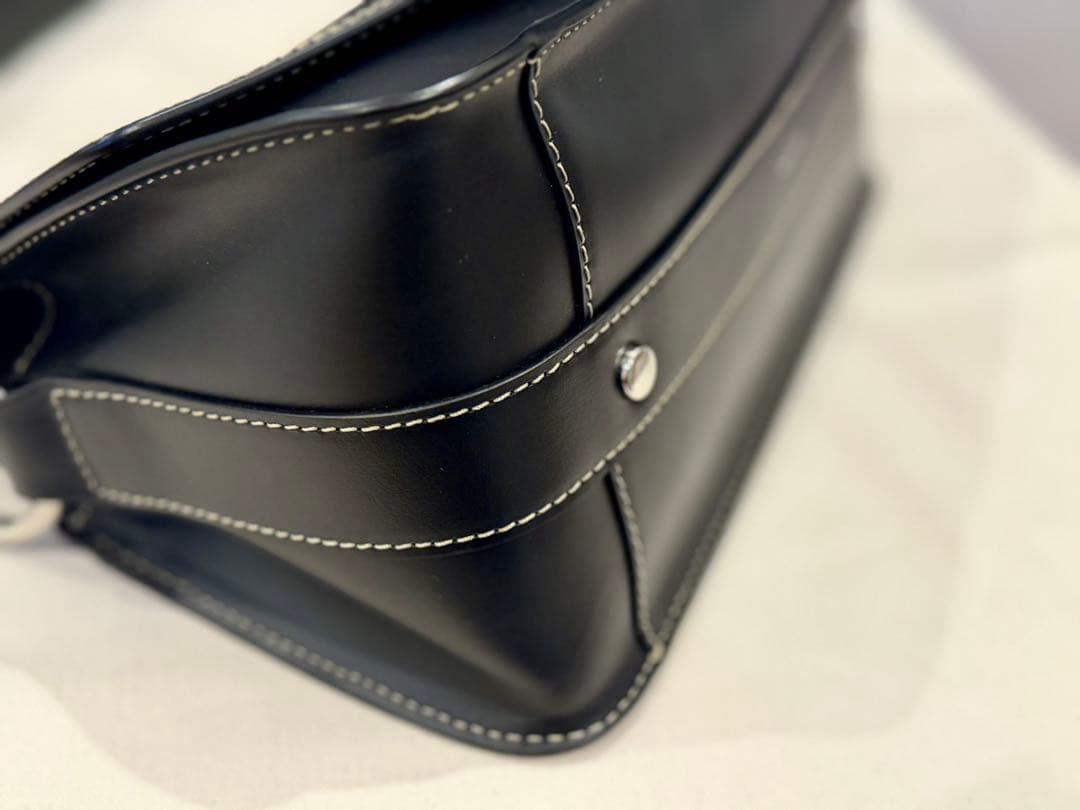 TOUT Y ESTトゥティエ SAC POULIE BLACK美品