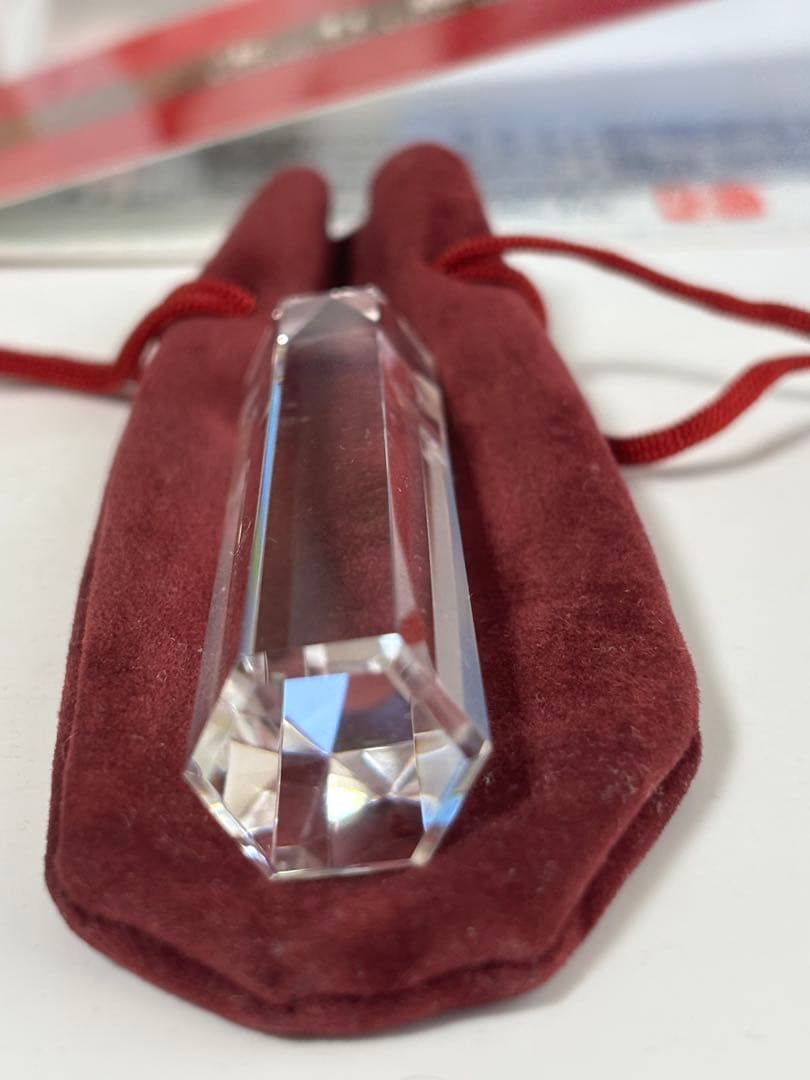 六角柱　水晶　長さ約6.5センチ　太さ約1.5センチ　100カラット　鑑別書付
