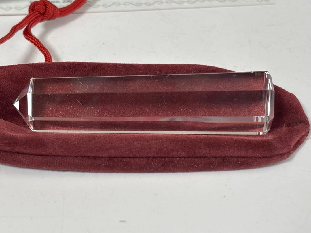 六角柱　水晶　長さ約6.5センチ　太さ約1.5センチ　100カラット　鑑別書付