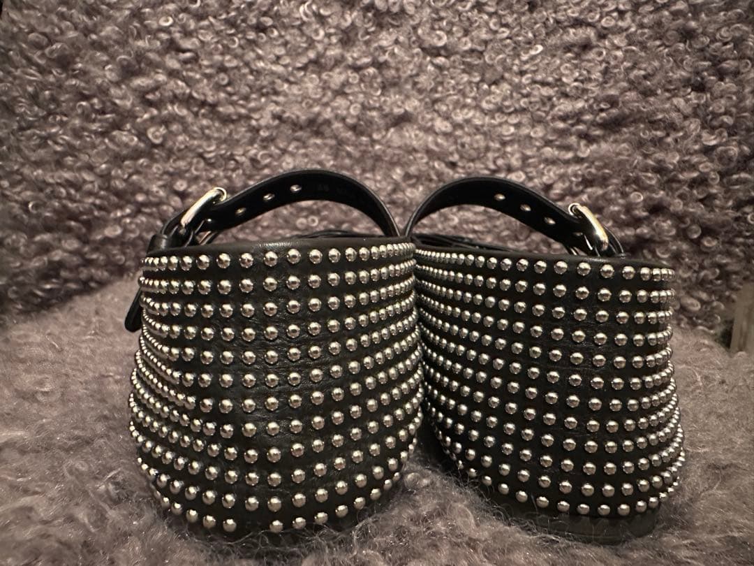 miu miu スタッズ付きバレエシューズ