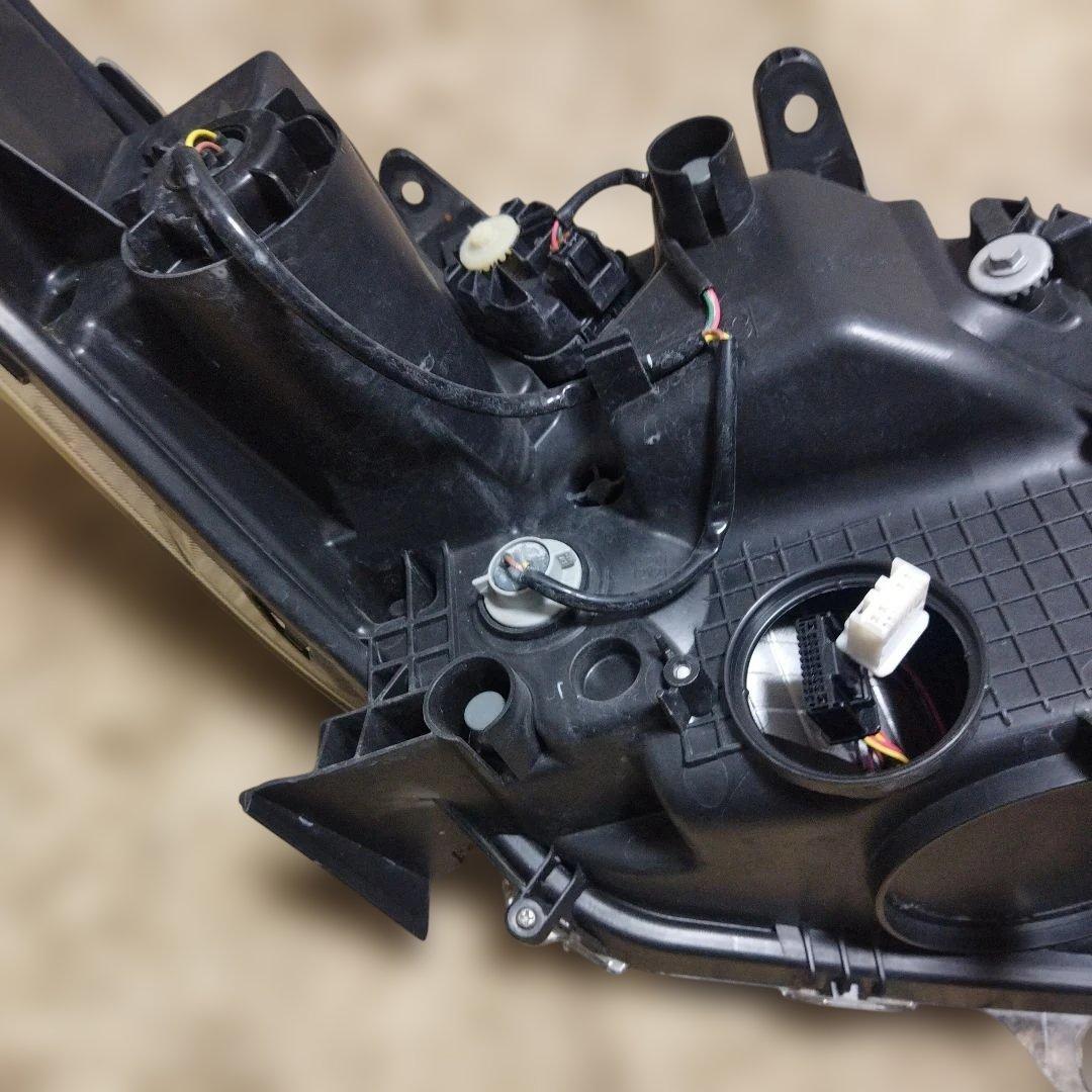 30系 アルファード前期/ヘッドライト　左側のみ