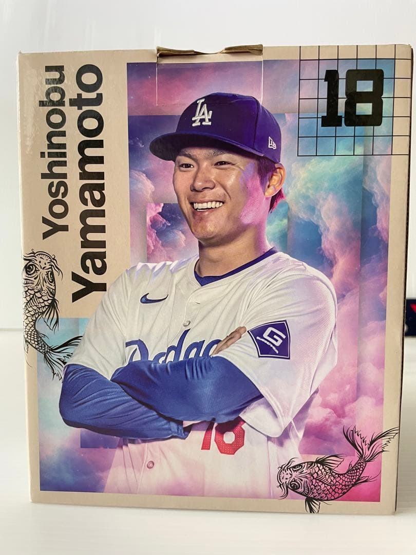 山本由伸ボブルヘッド&レプリカユニフォームセット