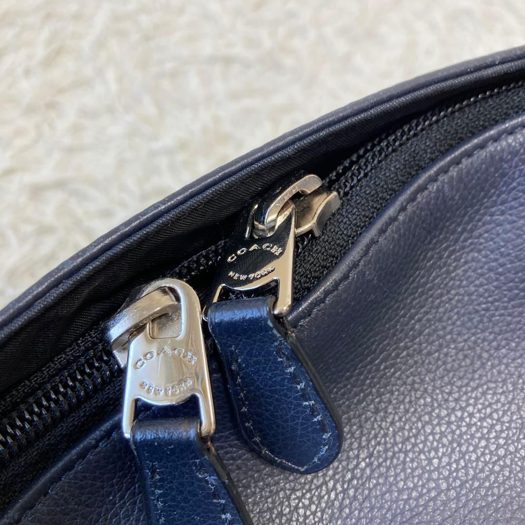 COACH✨メンズリュック　ネイビー×チェック　レザ×PVC 大容量　チャーム