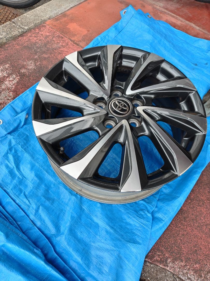 トヨタ 17インチ ホイール スポークデザイン