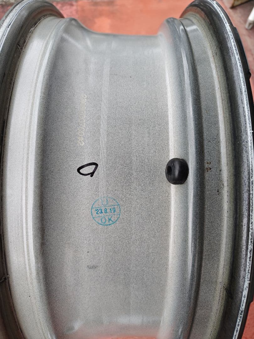 トヨタ 17インチ ホイール スポークデザイン