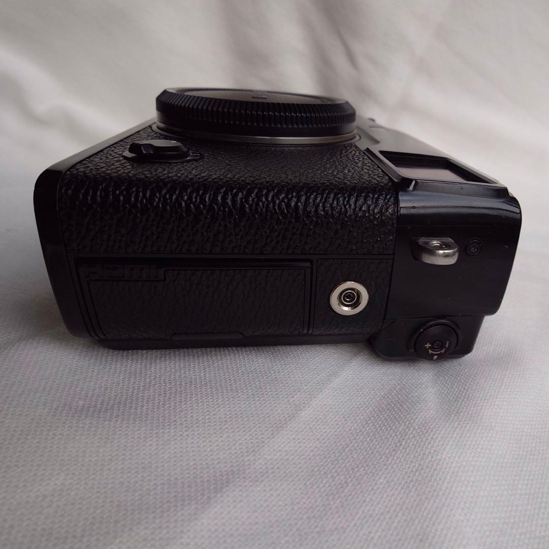 Fujifilm X-Pro2 ブラック ボディ　+ 純正チャージャー