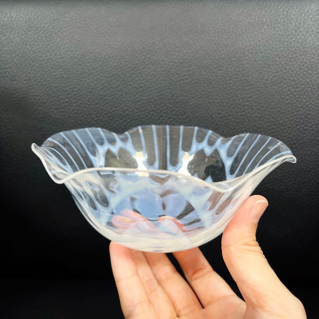 骨董　レトロガラス　希少縞に桜紋　反り口フリル　乳白色炙り出し　氷コップ　後発品