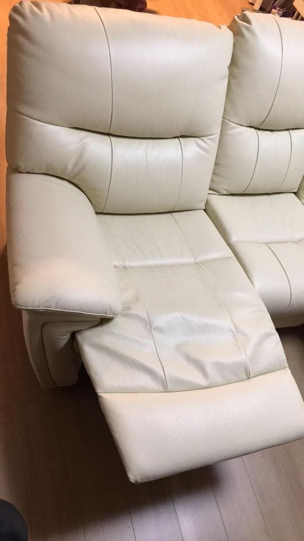 【リラックマ】ヤマダ電機　電動リクライニングソファ　本革ホワイト色　保証残