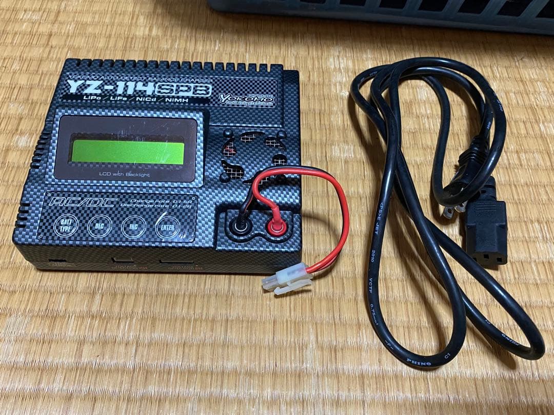 ヨコモ 充電器＆LiPoバッテリー5本＆バッテリーケース2個＆接続線 まとめ売り