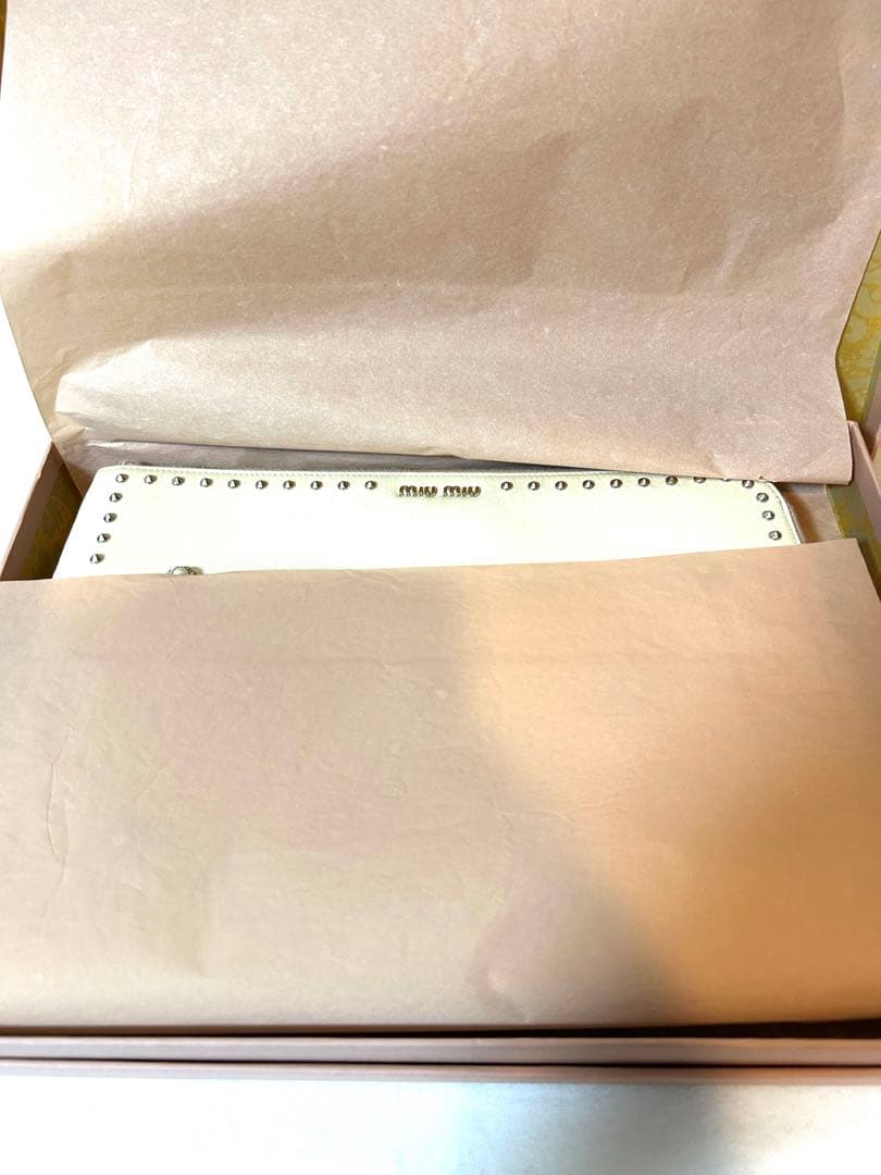 ★ mｍczo ★miumiu ミュウミュウ　スタッズ　クラッチバッグ