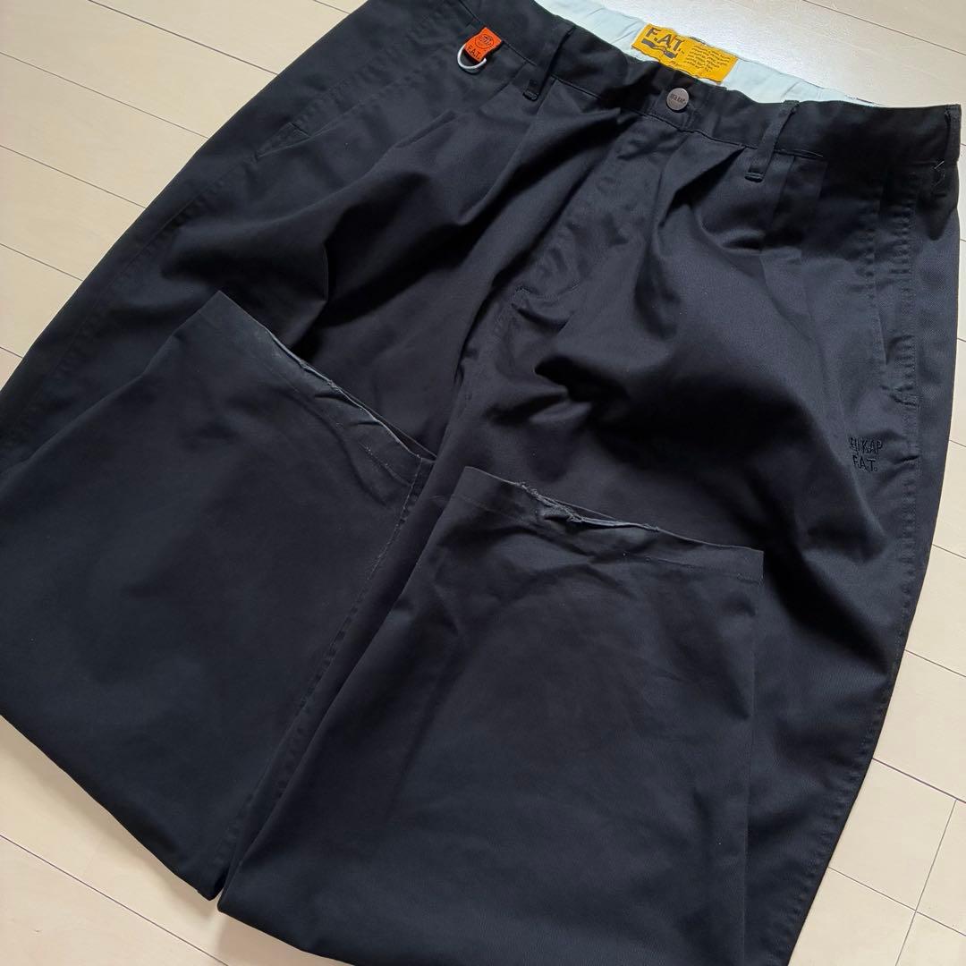 ヒ*ス様 FAT エフエーティー REDKAP/BIGKAP ワイドチノパンツ