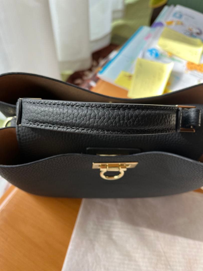 ヘイニ　第3世代 マロエ 本革 ハンドバッグ 2way トートバッグ ショルダー