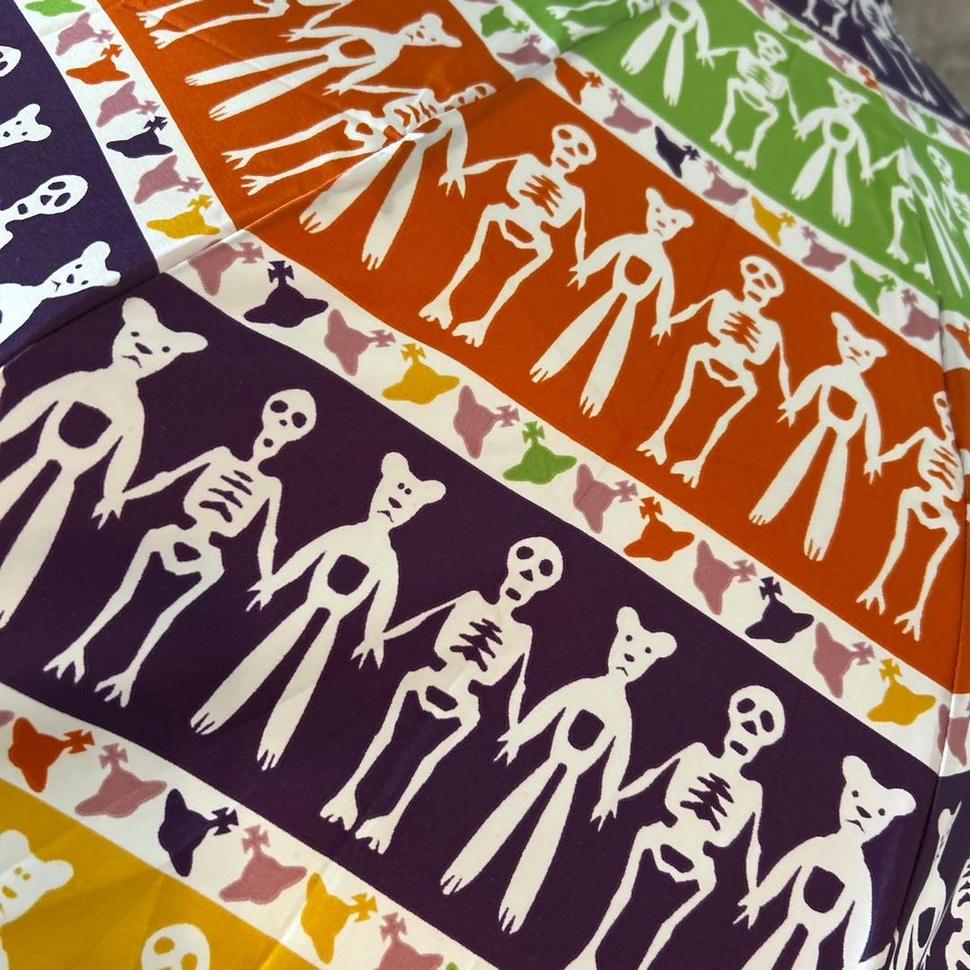 【美品】 Vivienne Westwood 折り畳み 傘 総柄 スカル