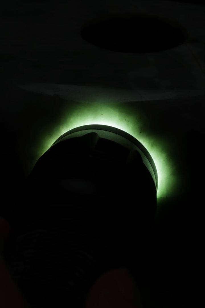 糸魚川翡翠 勾玉 特大2474g 天然ヒスイ 天然石 観賞石 原石 美石 鉱石