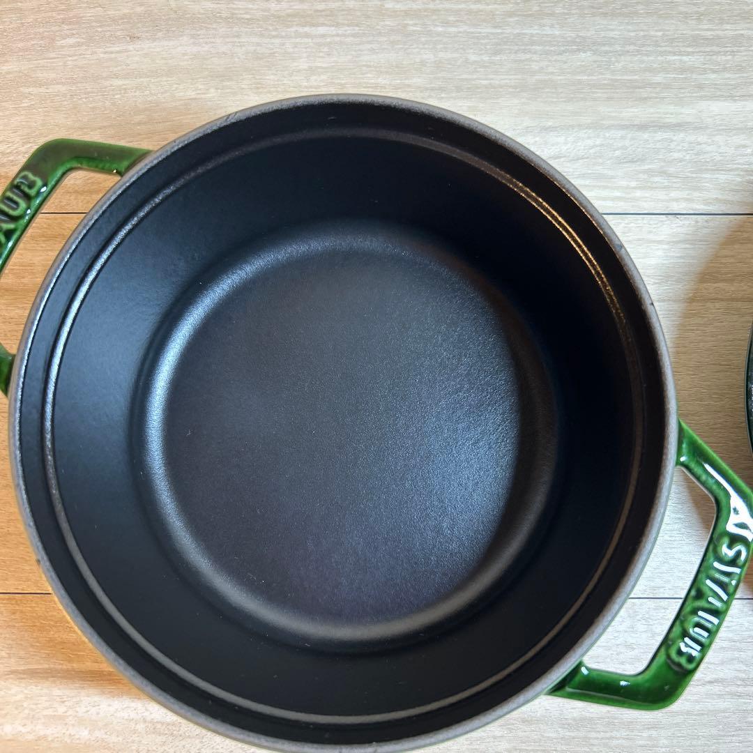 ストウブ　ココットラウンド　バジルグリーン　18cm 両手鍋　鍋