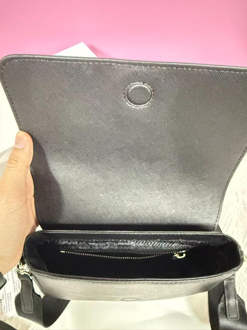 ブラック ショルダーバッグ~~