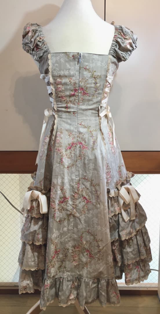 ○juliette et justine バラの花束のローブ ワンピース