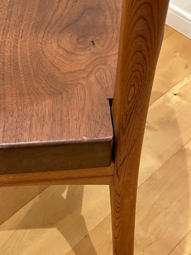 木製　モダンチェア