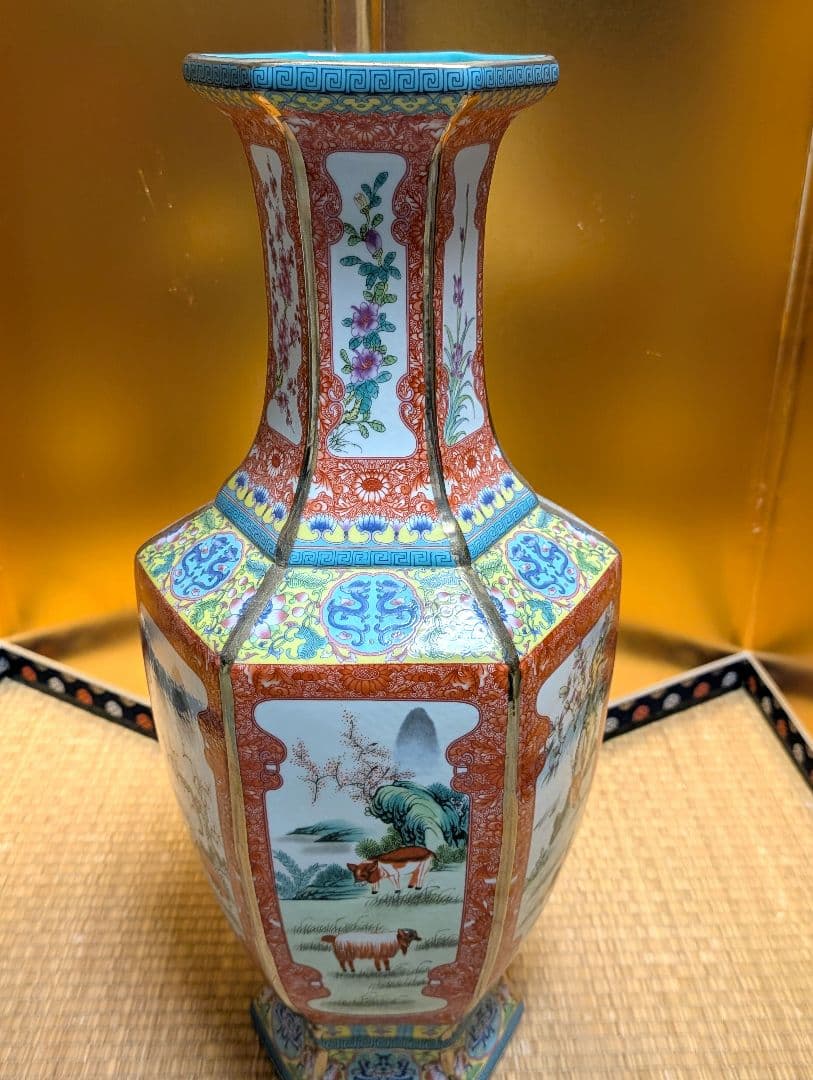 飾り壺　インテリア　六角形 十二干支　花瓶　美術工芸品