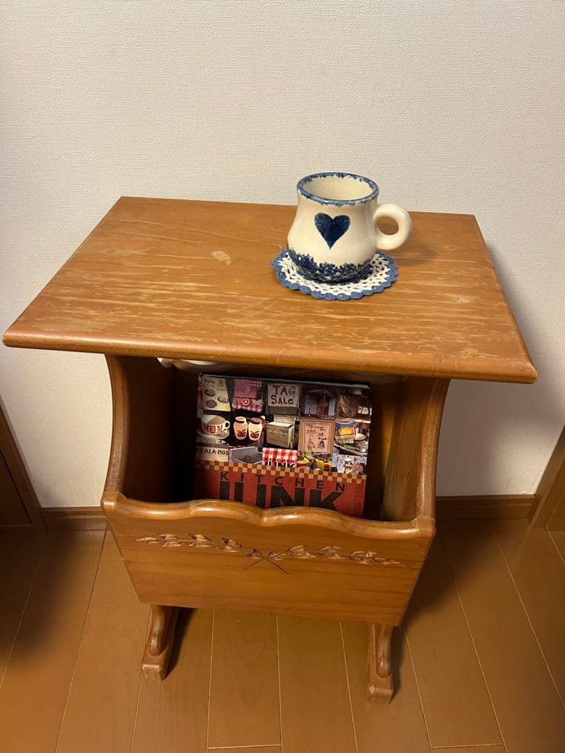 【アントステラ】　希少　ミニテーブル付きマガジンスタンド