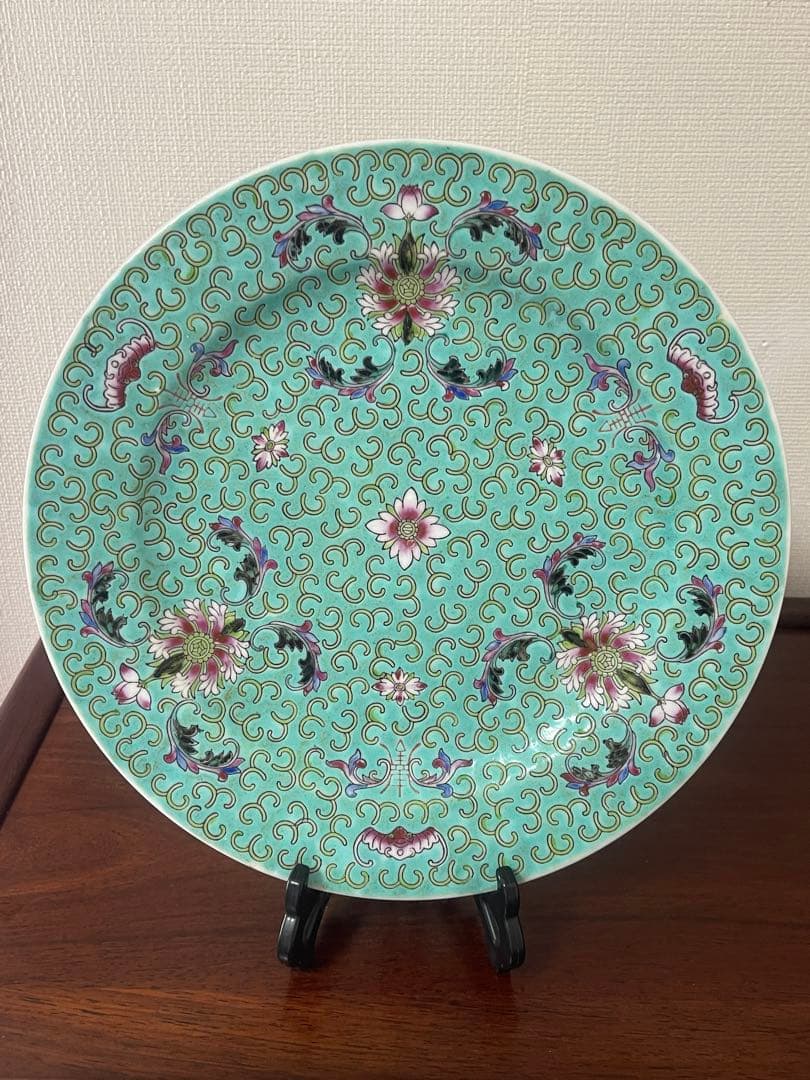 景德鎮早期中國國貨公司出品。洋綠色蝙蝠双壽洋菊柄大皿2枚。未使用希少美品。
