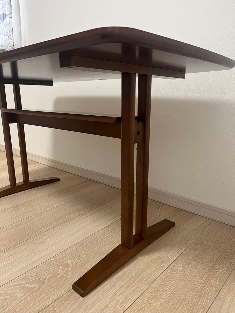 ♡ 【美品！】転居の為2/5最終受付カリモク60カフェテーブルT36420HW♡