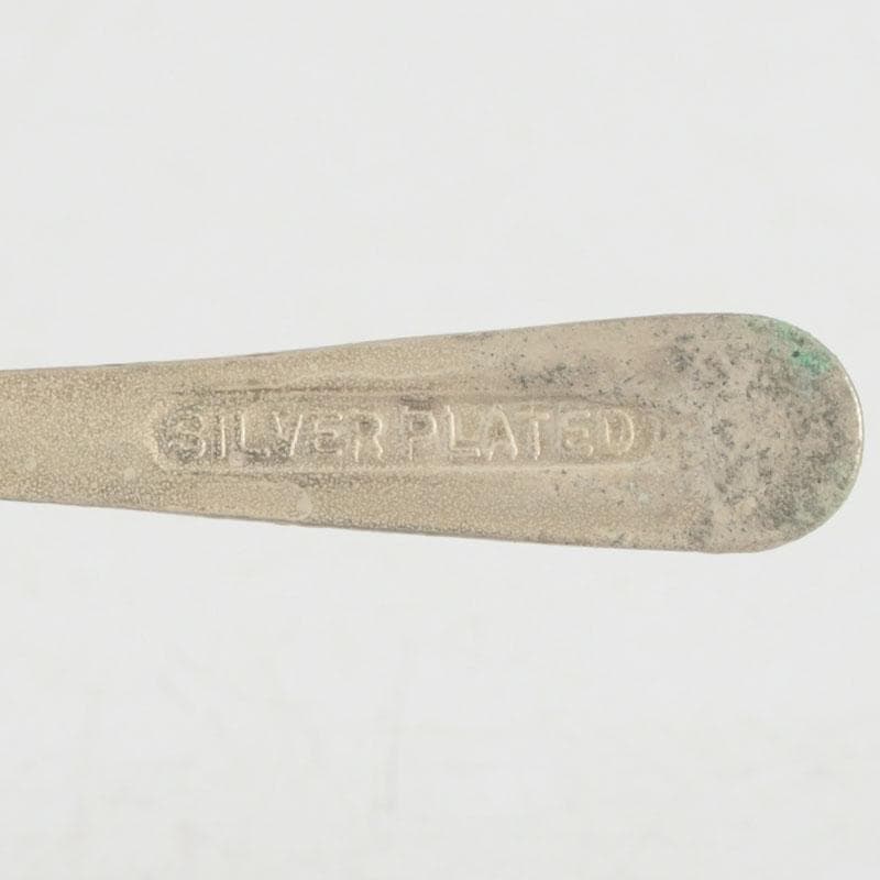 金工作家　櫻内邦子作　純銀刻印　銀塩胡椒入　約36g　匙付　共箱　V　9561