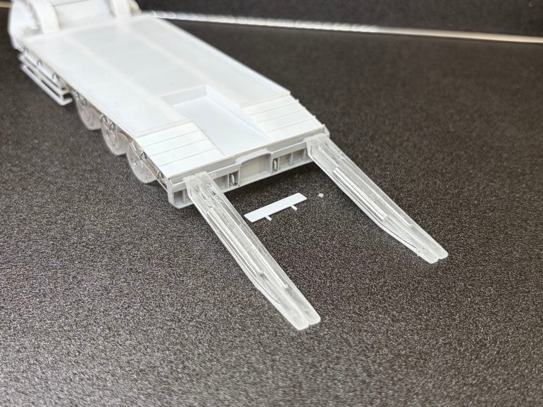 24⭐︎　1/50 3軸ショートトレーラー　重機 建機