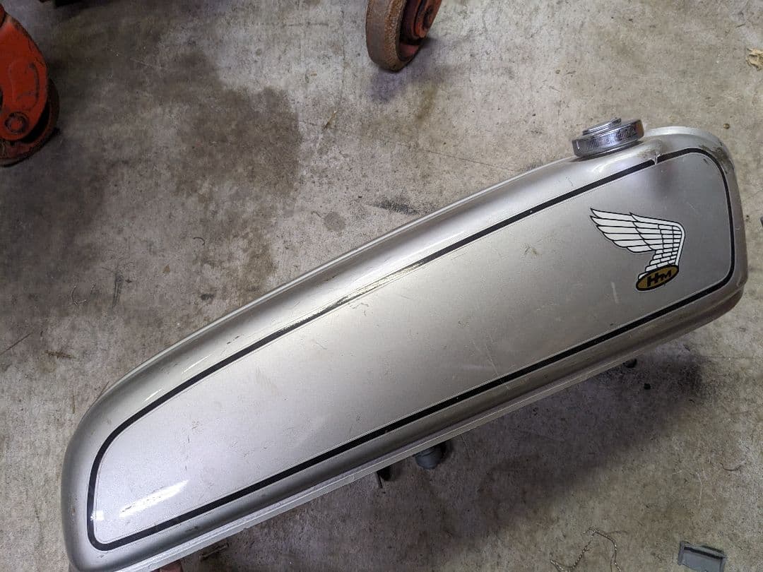 ホンダ　ドリーム50　タンク　他車種装着可能