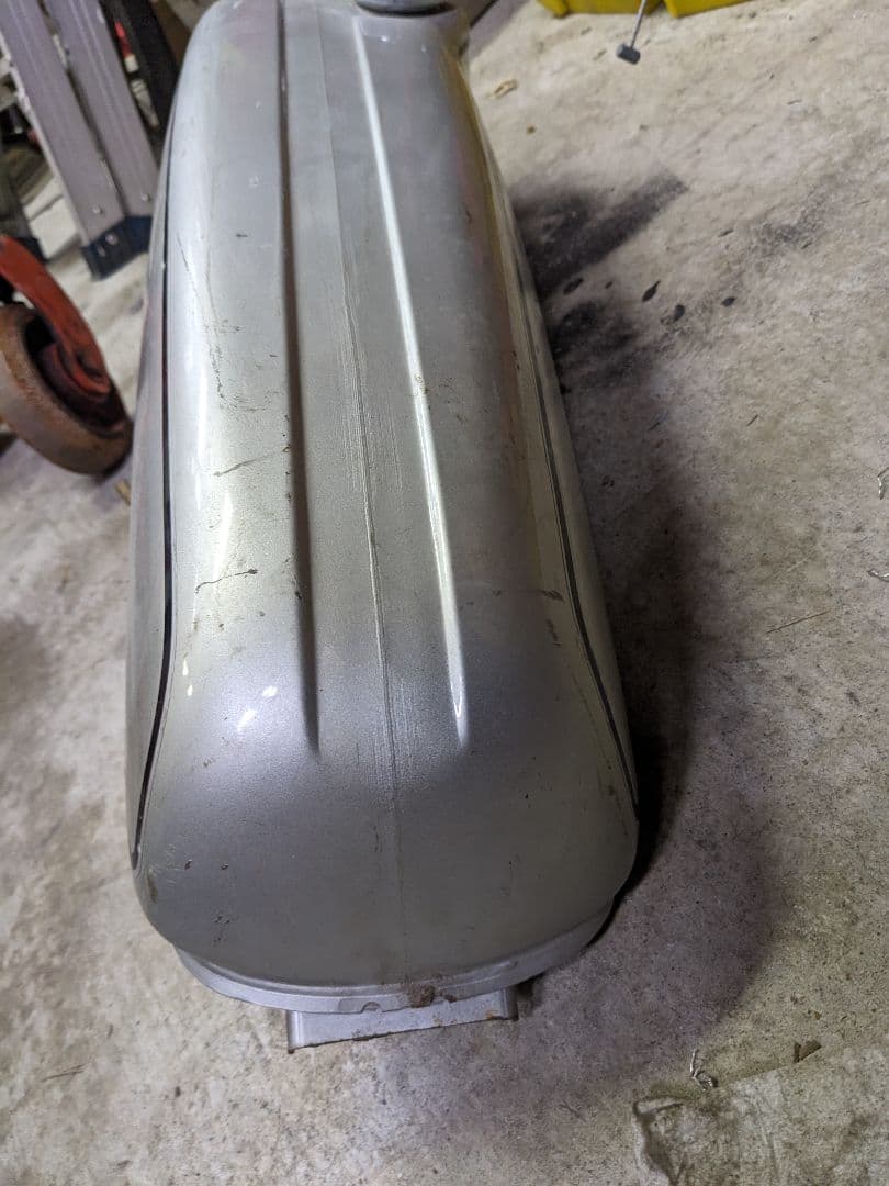 ホンダ　ドリーム50　タンク　他車種装着可能