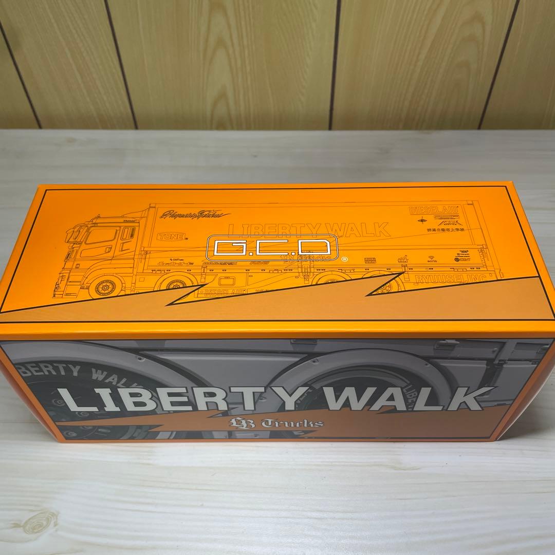 リバティーウォーク　LB-TRUCKS 1/64