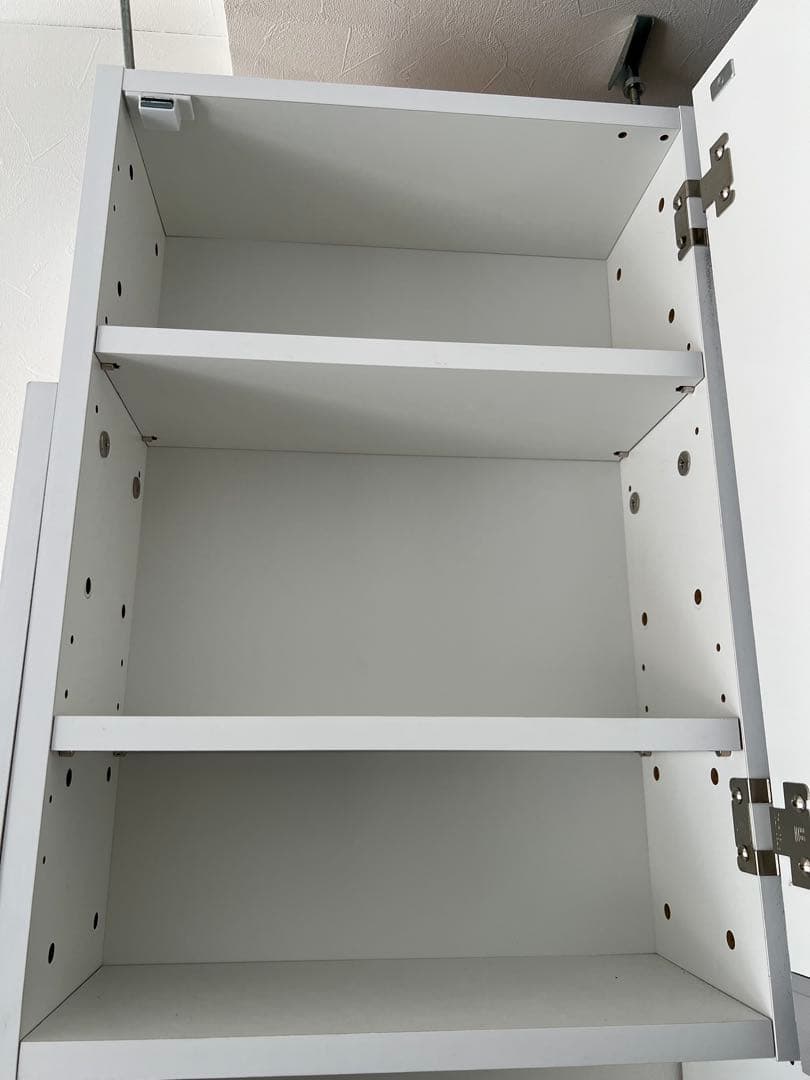 薄型で省スペースキッチン突っ張り収納庫 扉タイプ 幅45cm・奥行19cm