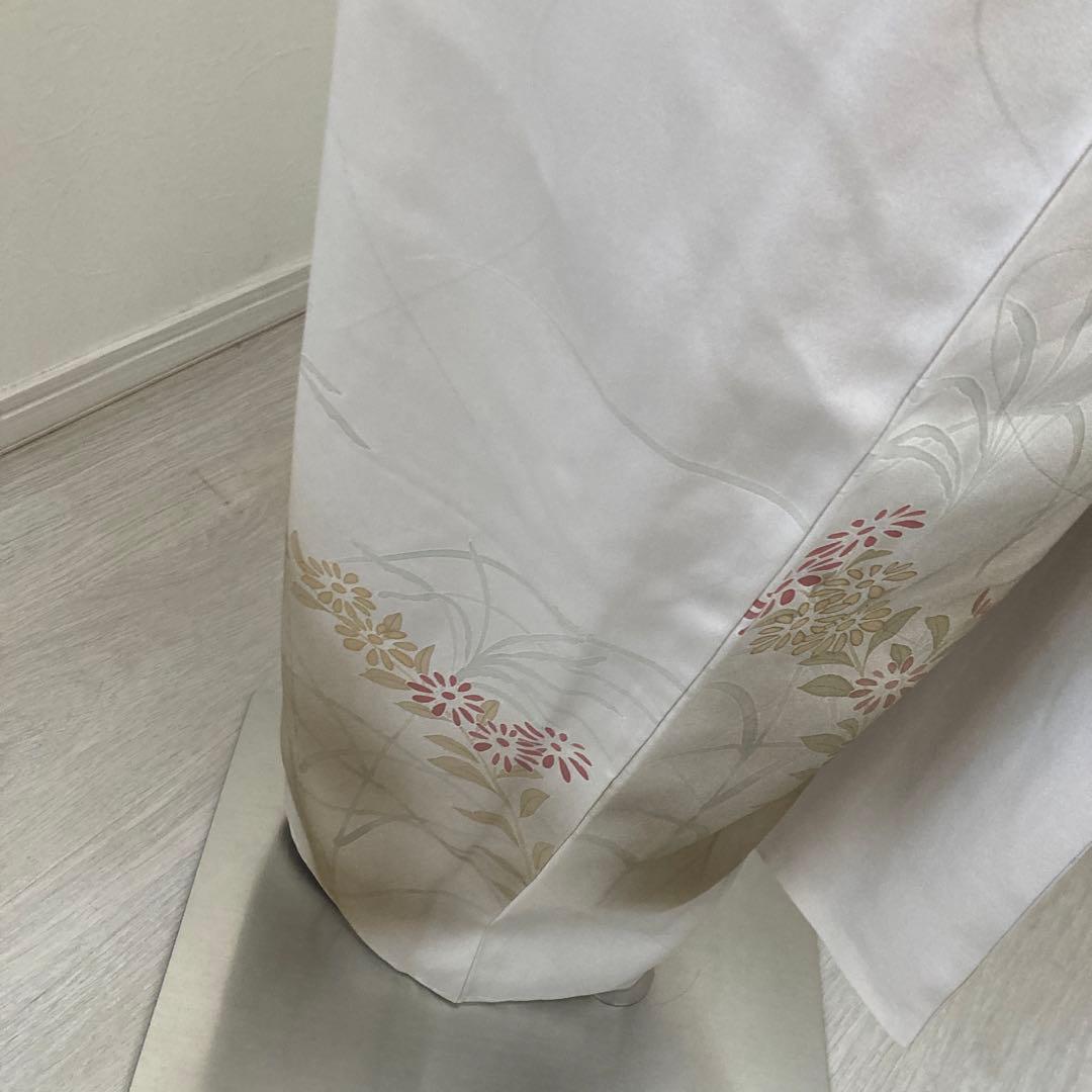 新品　訪問着　菊淡いグレージュ身幅L L ゆったり　金彩　骨格ウェーブ　上品