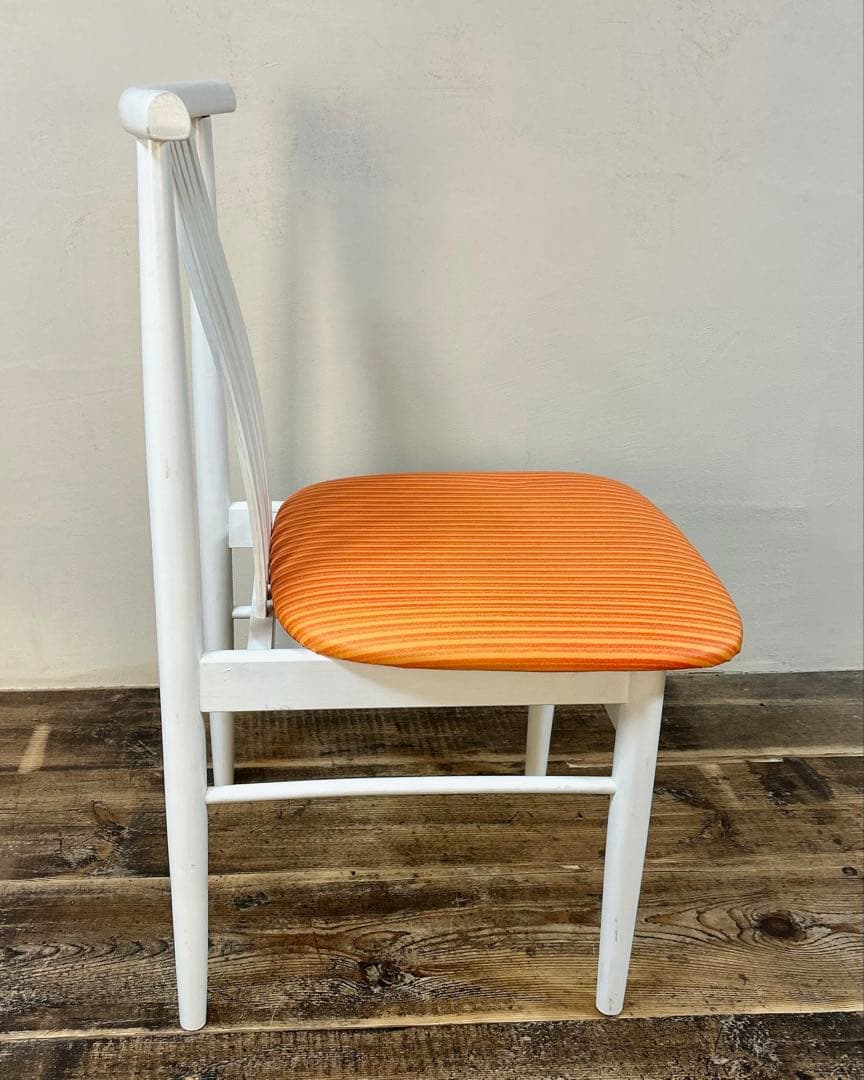 昭和レトロ ダイニングチェア 白　オレンジストライプ 木製 椅子 北欧風 古家具