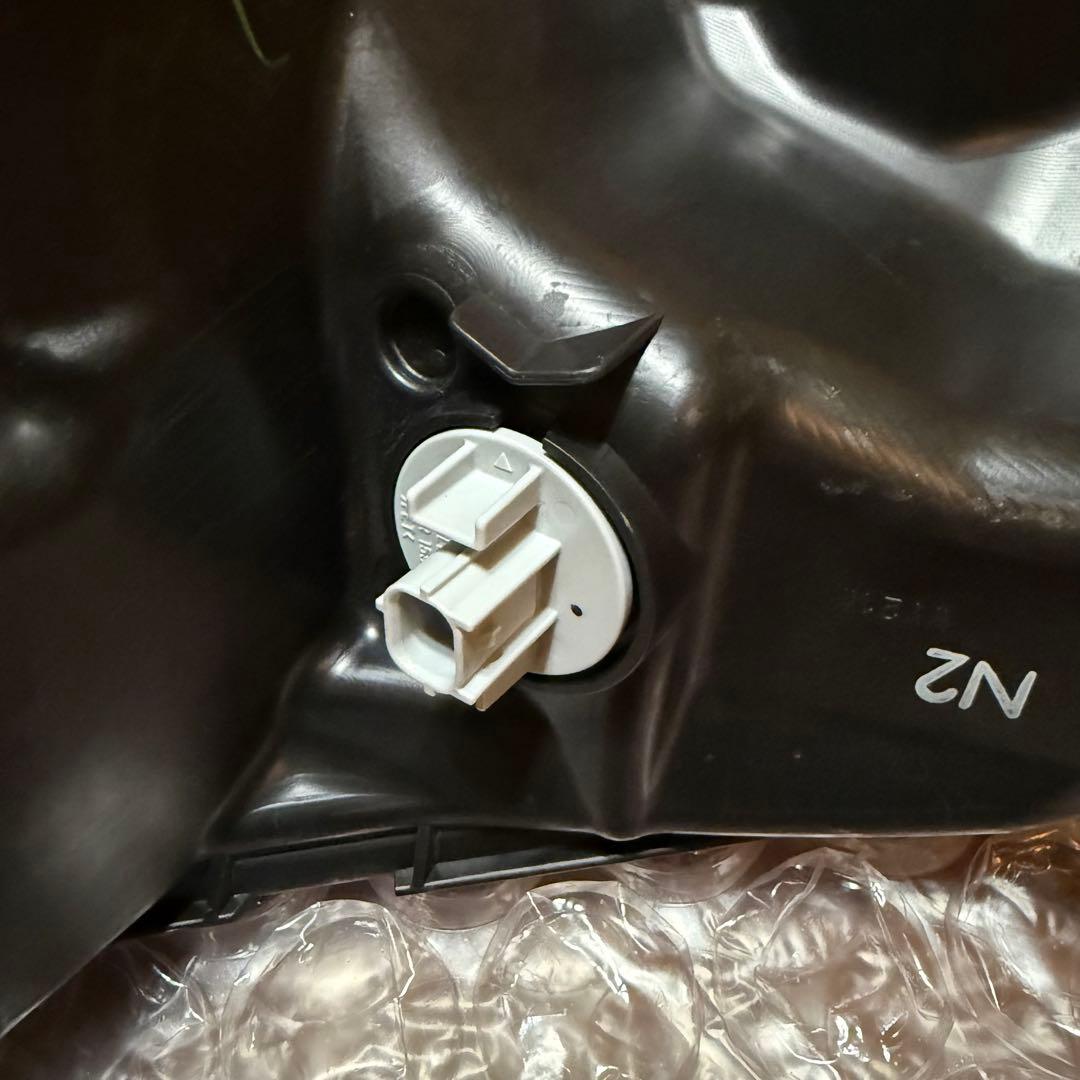 ホンダ　フィット　右ヘッドライト　gp5 gp6