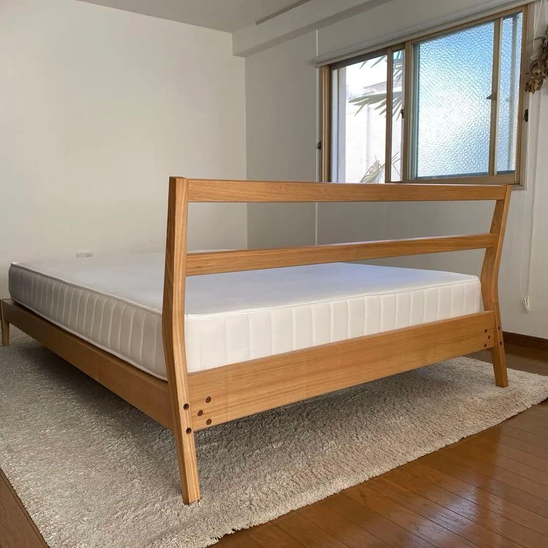 東京都渋谷区引取　無印良品　タモ材　木製ダブルベッドフレーム、マットレス