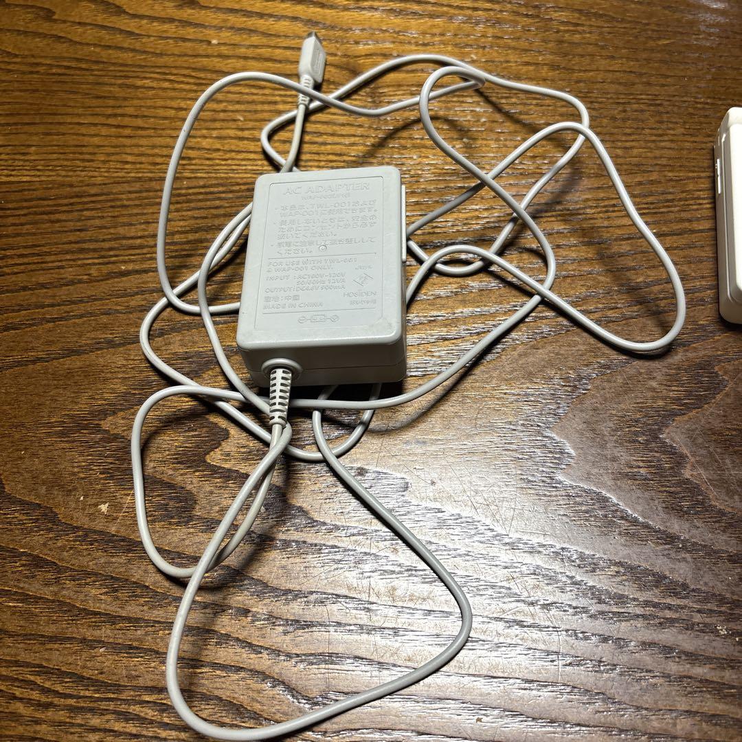 ニンテンドーDSi ホワイト ほぼ未使用