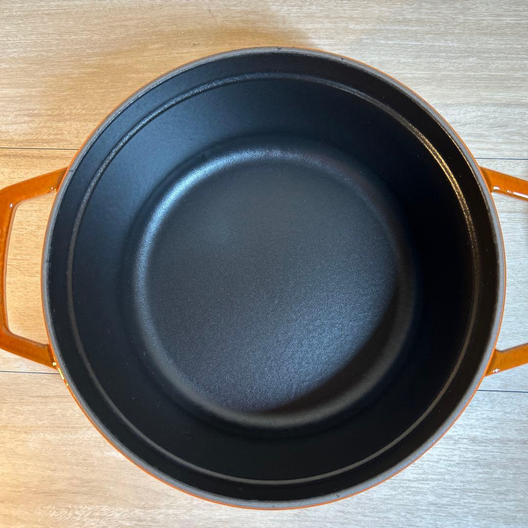 ストウブ　STAUB ココットラウンド　オレンジ　22cm 両手鍋　鍋