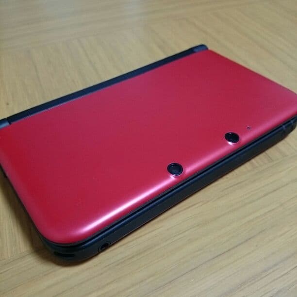 美品!! ニンテンドー 3DS  レッド✖ブラック