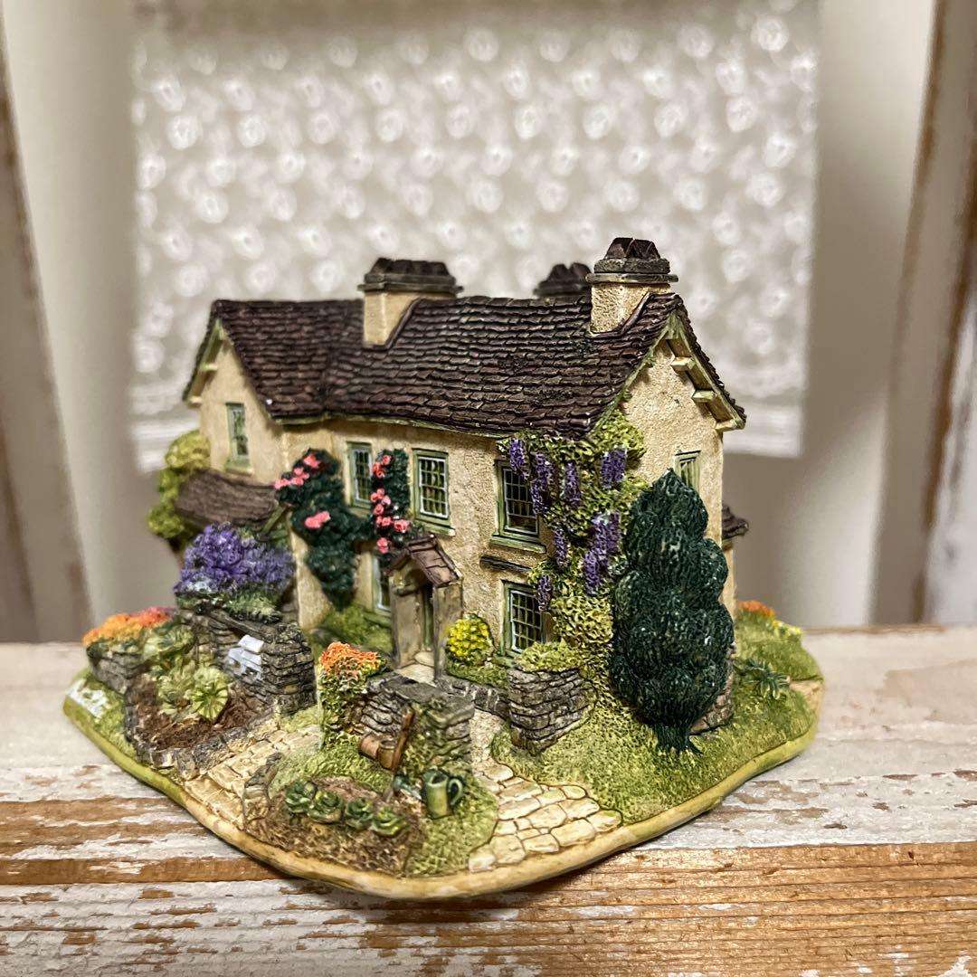 リリパットレーン　CRADLE COTTAGE