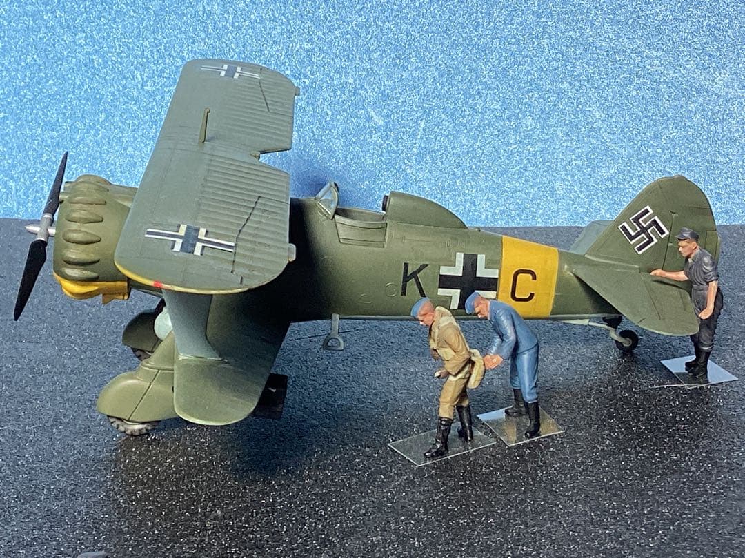 1/48ヘンシェルHS.123エッシー+車+将兵