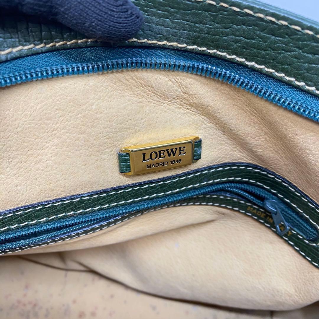 ロエベ グリーンショルダーバッグ 型押しレザー ビンテージ