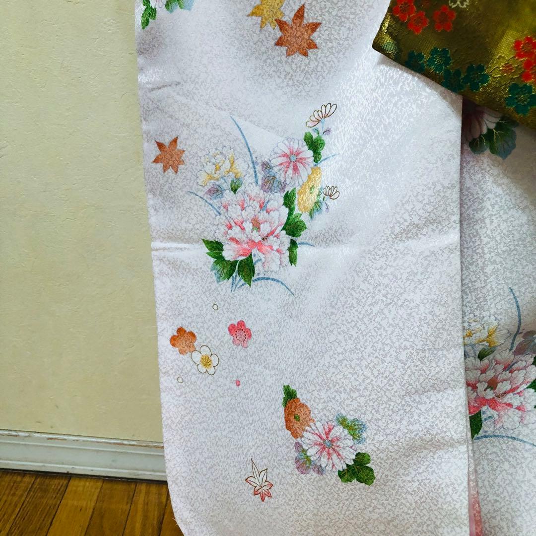 七五三七歳❣️四つ身着物未使用⭐︎白地に花々金彩煌びやか絢爛⭐︎完全フルセット銘品
