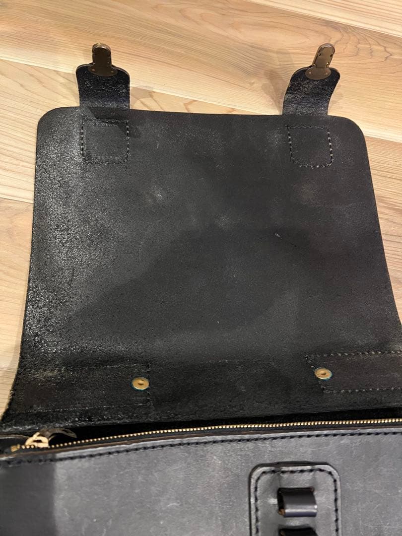 ヘルツ　ビジネスバッグ　総かぶせ　ショルダー　横型　2WAY はるとも