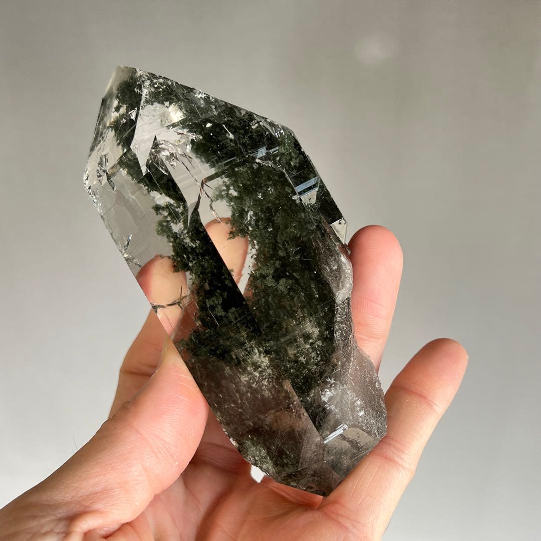 神秘的　透明度やばい　マニハール産　クローライトクリスタル　水晶　カテドラル付